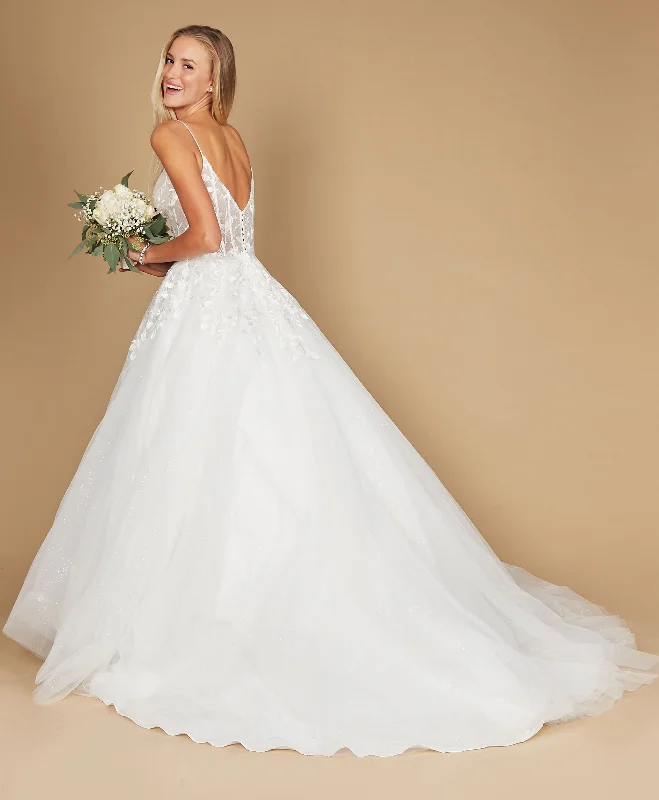 Women's Sleeveless DressesSimple Long Spaghetti Strap Wedding Dress